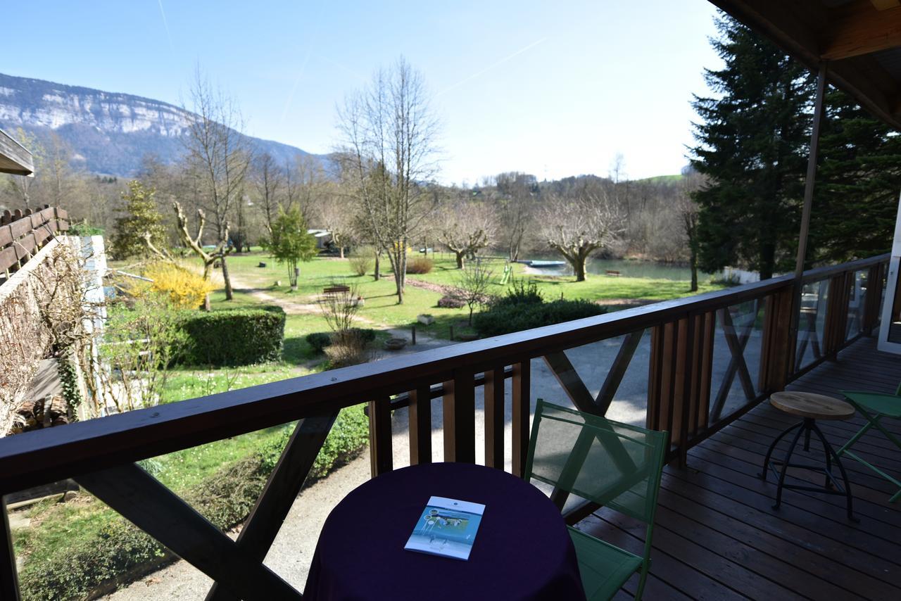 Les Lodges Du Lac Saint-Alban-de-Montbel Habitación foto