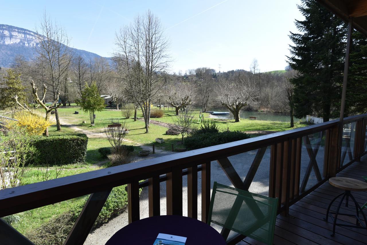 Les Lodges Du Lac Saint-Alban-de-Montbel Habitación foto